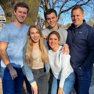 Meet your Posher, Kelly